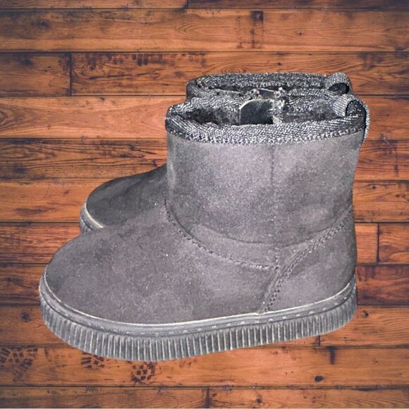 5 for $25🔥Cat & Jack Black Faux Fur Booties Girls Size 6 - Picture 3 of 8